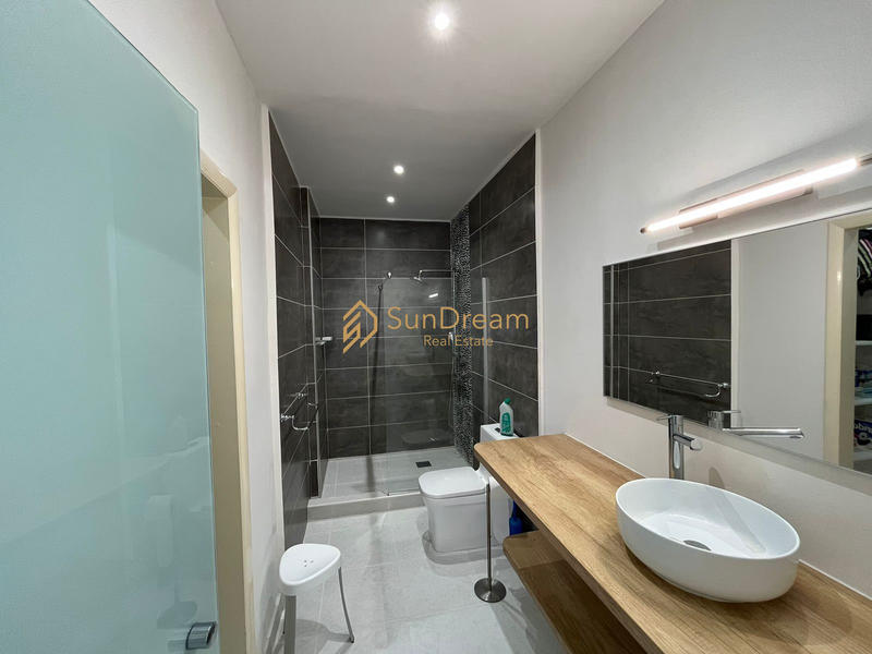 Appartement - 180 m² - 3 pièces