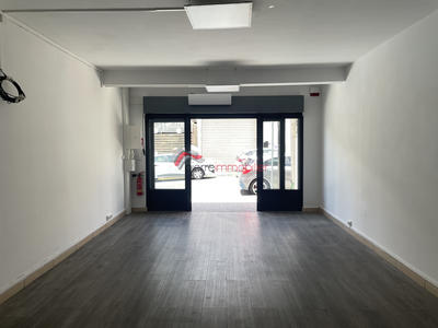 Local commercial - 54 m² - 2 pièces