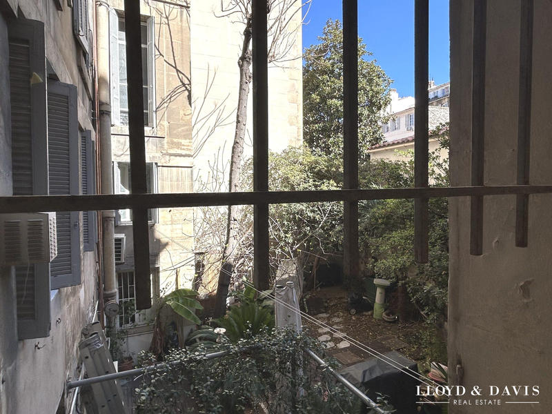 Fonds de commerce - Local commercial - 102 m²