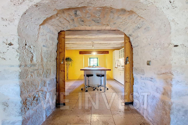 Propriété - 475 m²