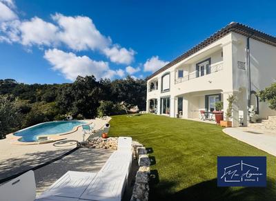 Maison - 203 m² - 6 pièces