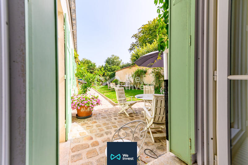 Maison - 272 m² - 9 pièces