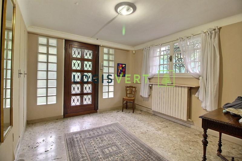 Maison - 256 m² - 11 pièces