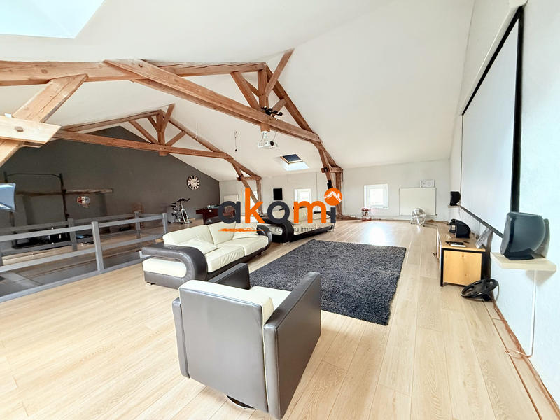 Maison - 230 m² - 7 pièces