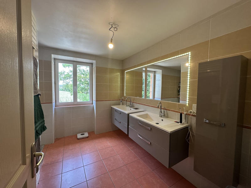 Maison - 230 m² - 7 pièces