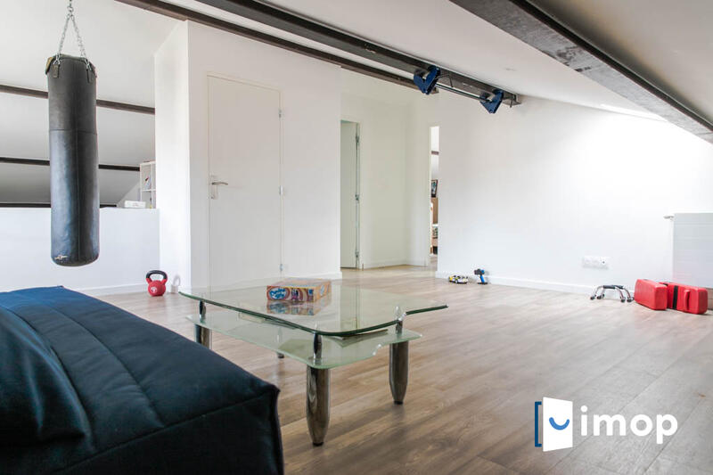 Maison - 247 m² - 10 pièces