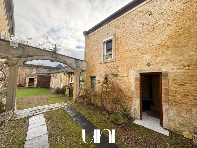 Propriété - 190 m² - 7 pièces