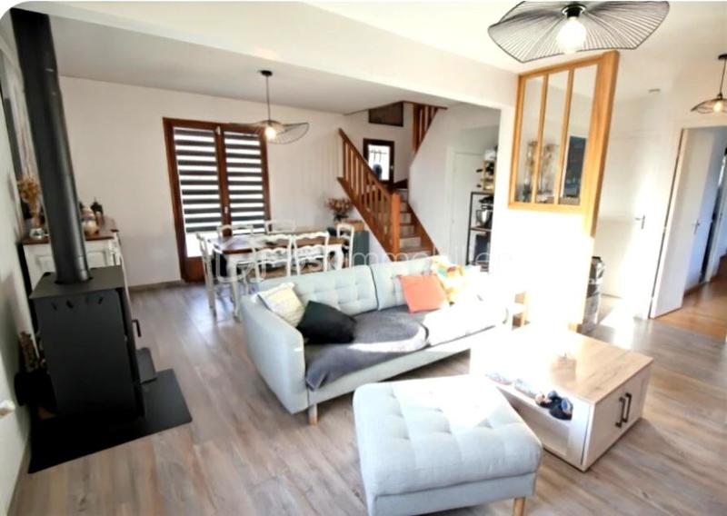 Maison - 93 m² - 5 pièces