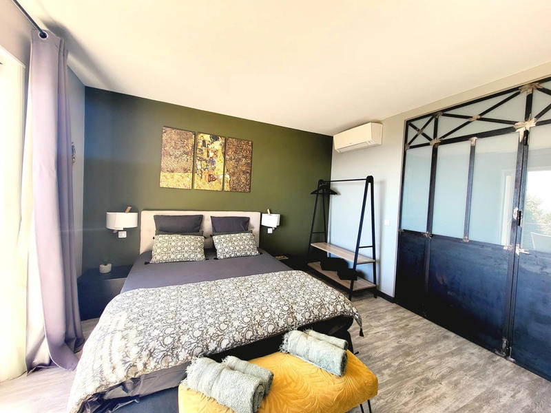 Villa - 224 m² - 8 pièces