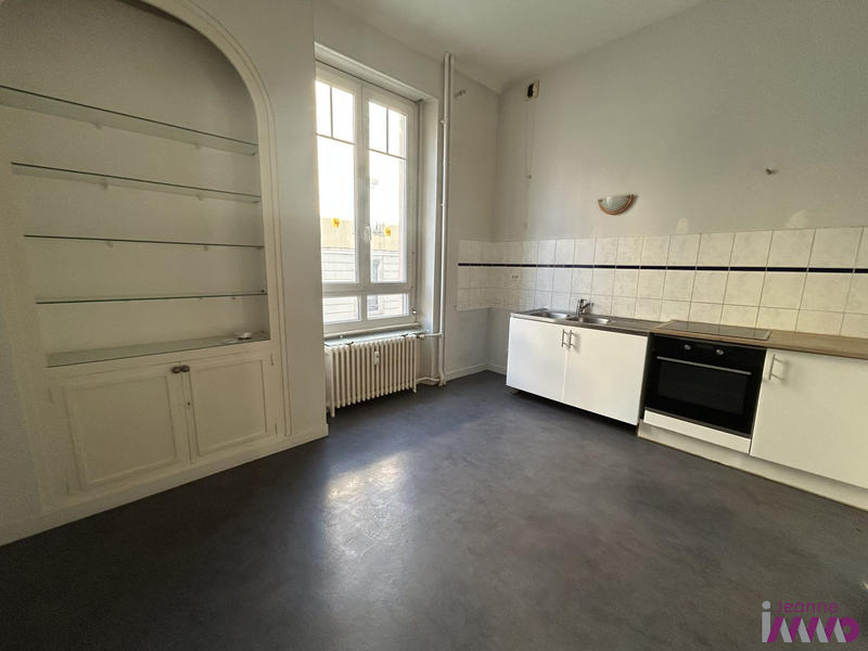 Appartement - 140 m² - 6 pièces