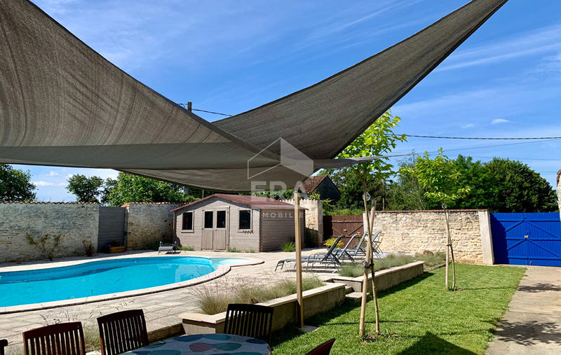 Maison - 284 m² - 10 pièces