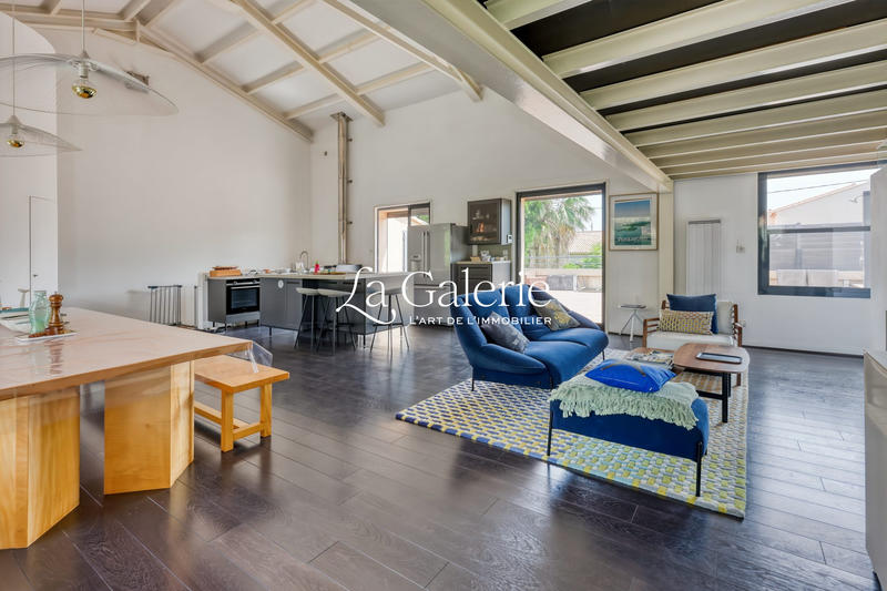 Loft - 140 m² - 4 pièces