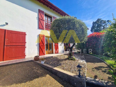 Maison - 300 m² - 9 pièces