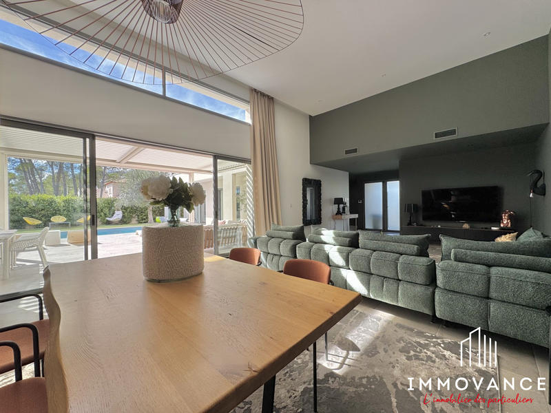 Villa - 215 m² - 5 pièces