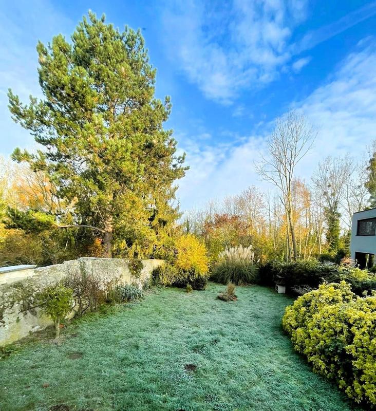 Maison - 210 m² - 7 pièces