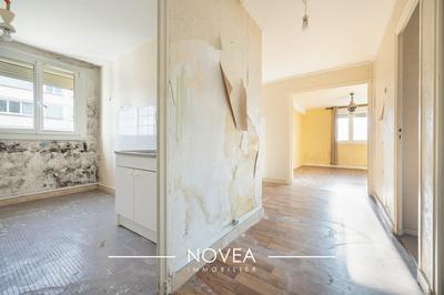 Appartement - 81 m² - 5 pièces