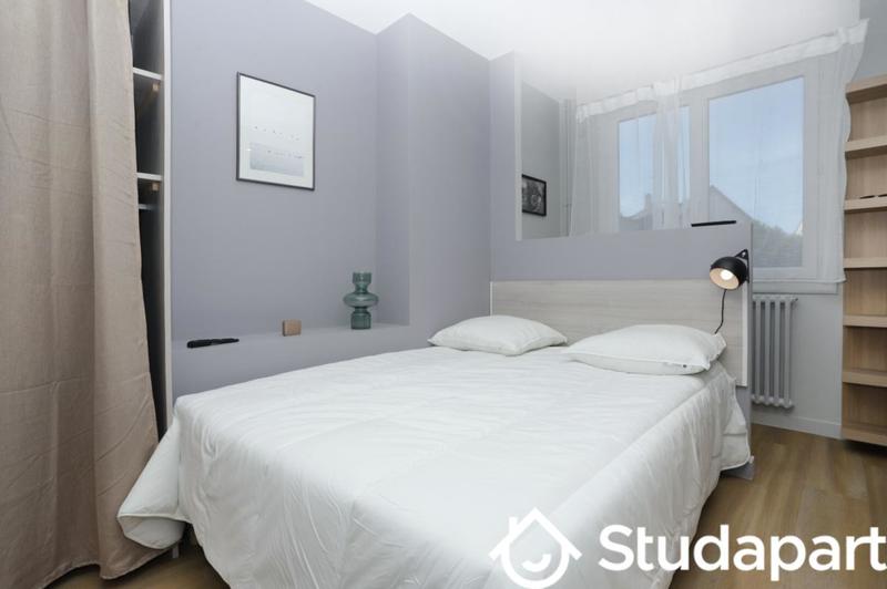 Chambre - 10 m² - 1 pièce