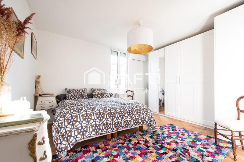 Maison - 222 m² - 7 pièces