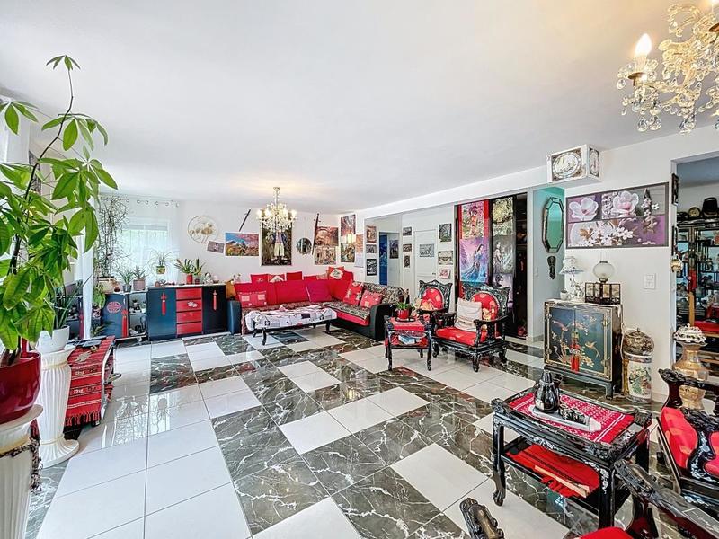 Villa - 196 m² - 6 pièces