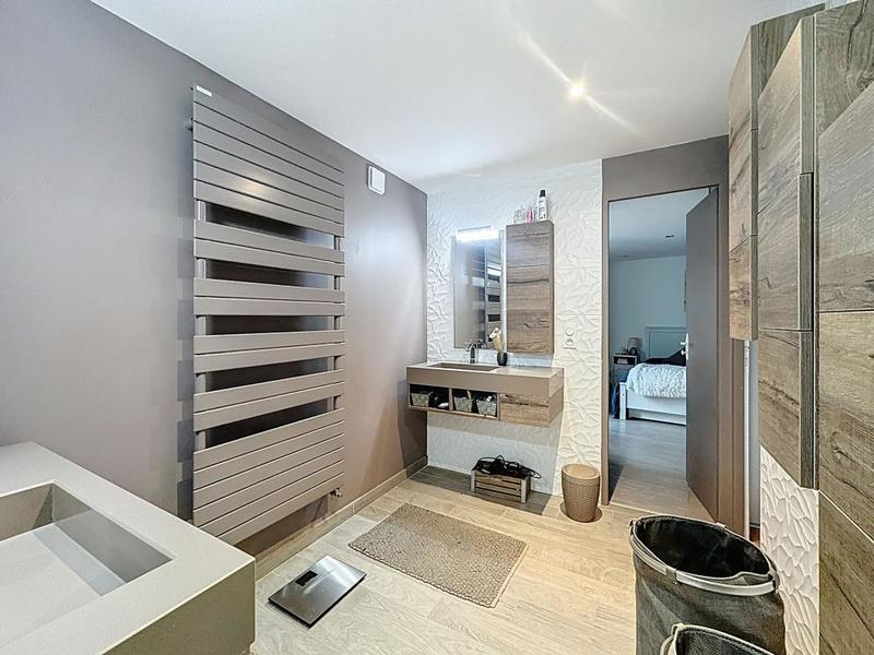 Maison - 210 m² - 5 pièces