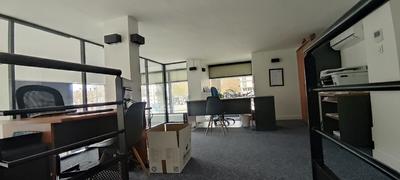 Local commercial - 220 m² - 8 pièces