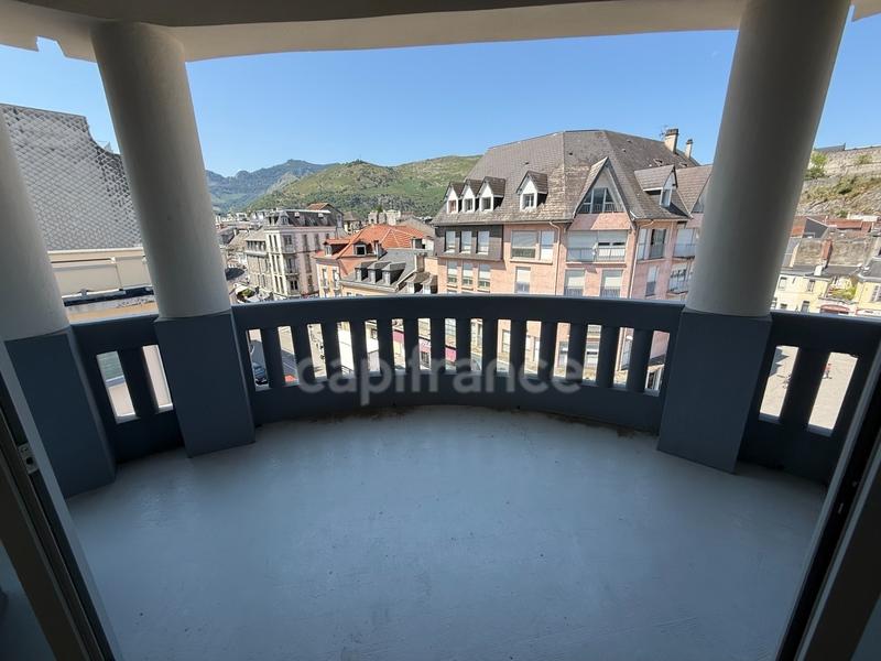 Appartement bourgeois - 107 m² - 4 pièces