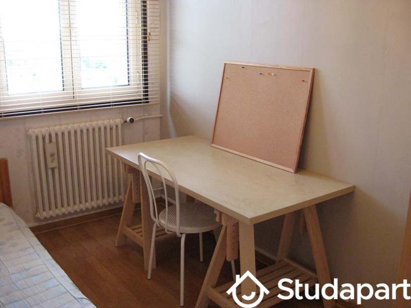 Chambre - 10 m² - 1 pièce