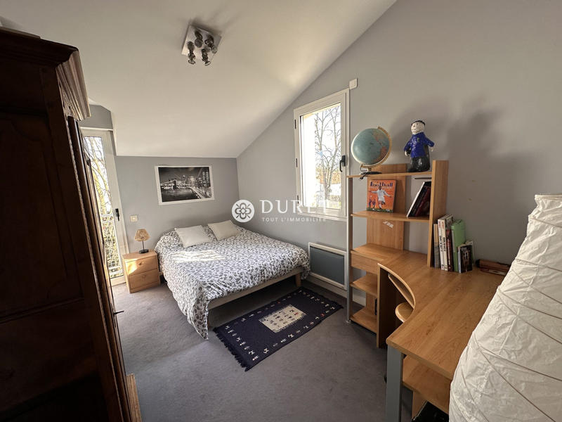 Maison traditionnelle - 221 m² - 7 pièces