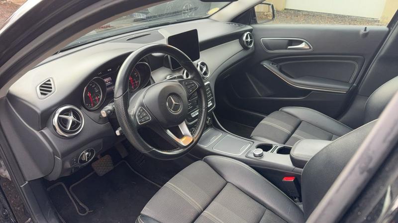 Mercedes Classe Gla I 200 d 136 7g-Tronic Sensation - Automatique Toit ouvrant
