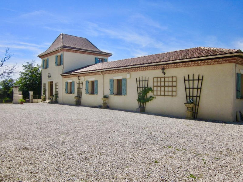 Maison - 377 m² - 11 pièces