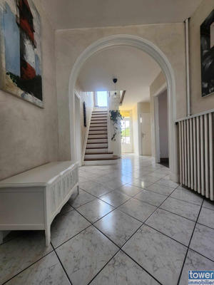 Maison - 185 m² - 7 pièces