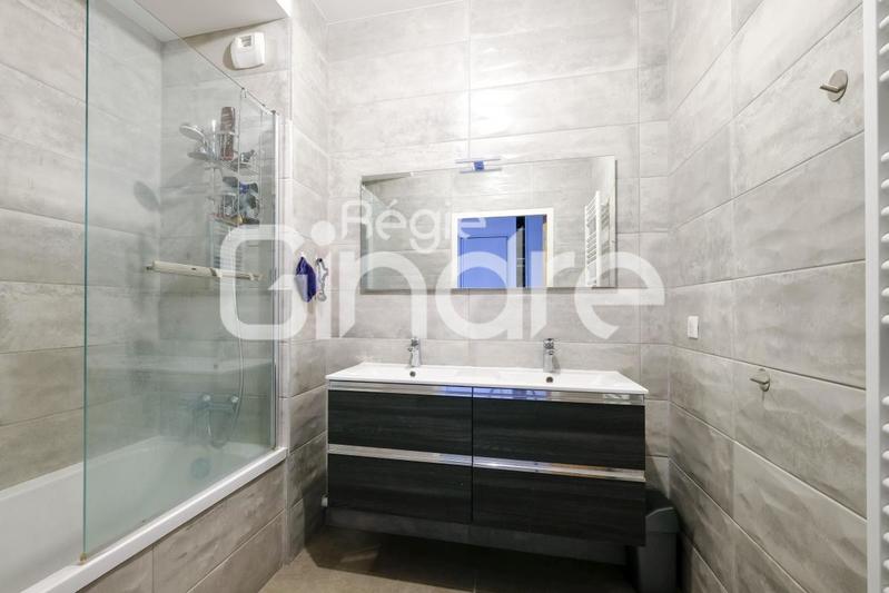 Appartement - 79 m² - 4 pièces