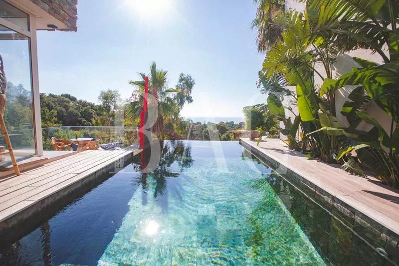 Villa - 400 m² - 11 pièces