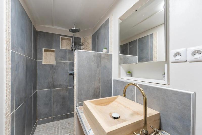 Appartement - 100 m² - 6 pièces