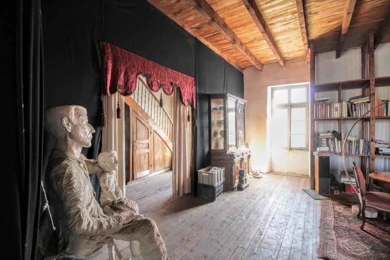 Maison - 610 m² - 2 pièces