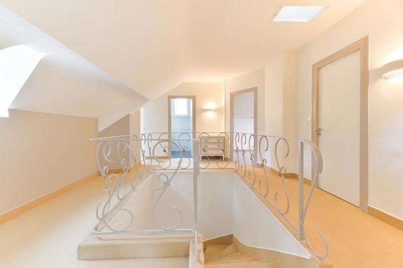 Maison - 178 m² - 8 pièces