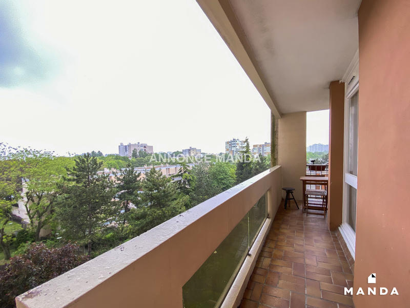 Chambre - 10 m² - 6 pièces