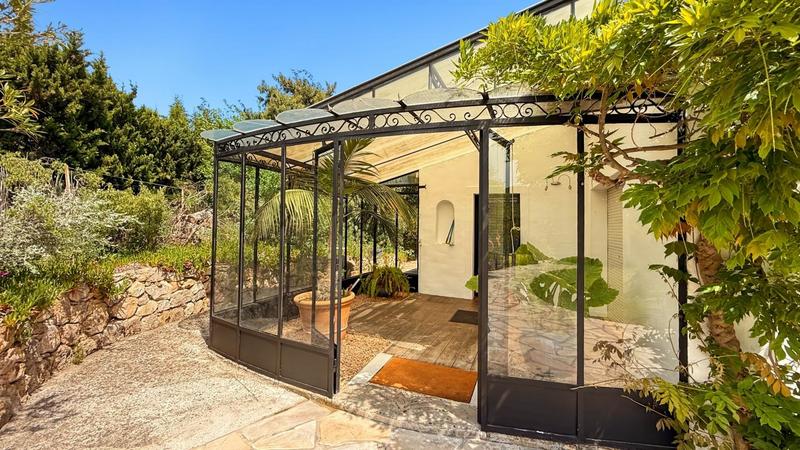 Villa - 182 m² - 5 pièces