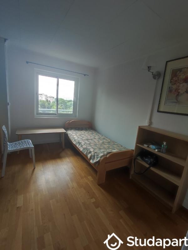 Chambre - 11 m² - 1 pièce