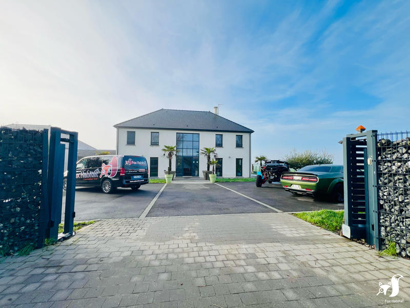 Maison - 255 m² - 7 pièces