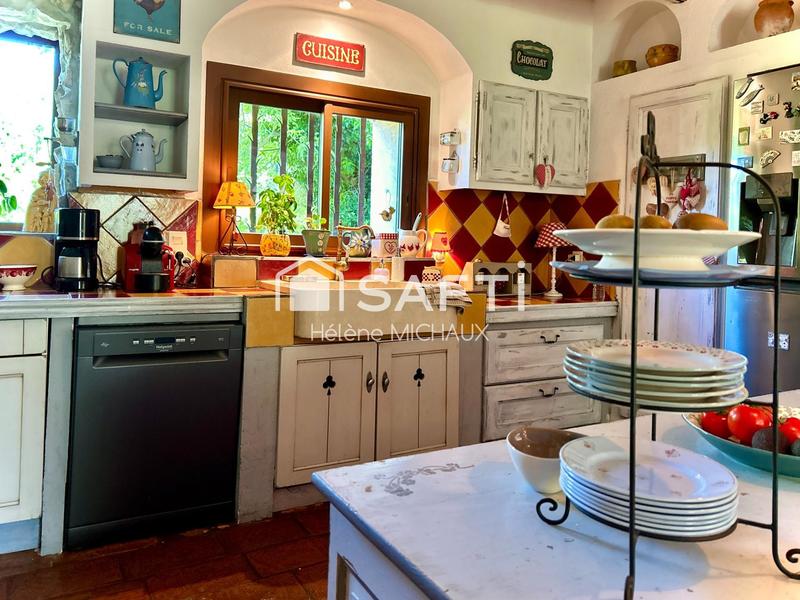 Maison - 280 m² - 8 pièces