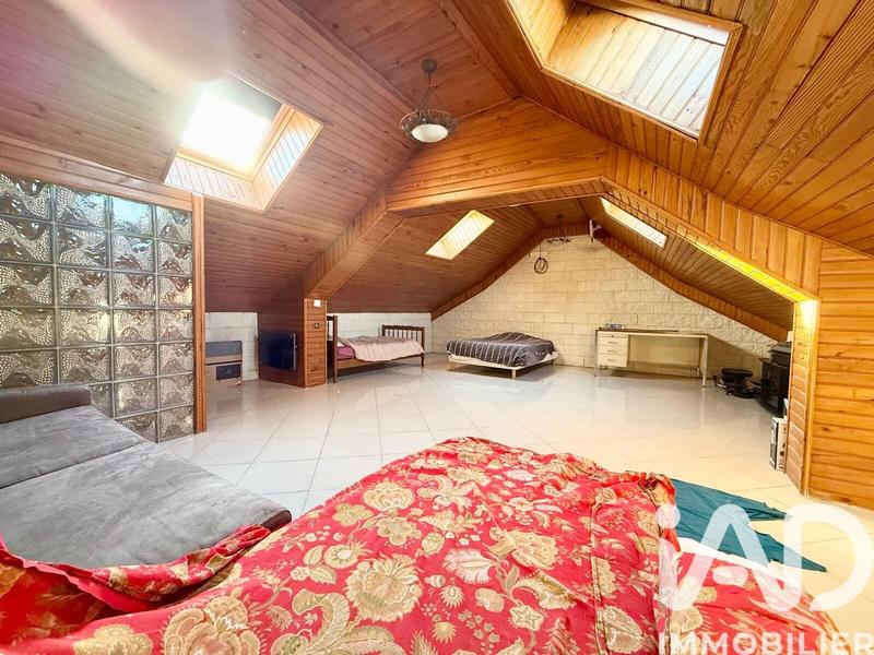 Maison - 227 m² - 9 pièces