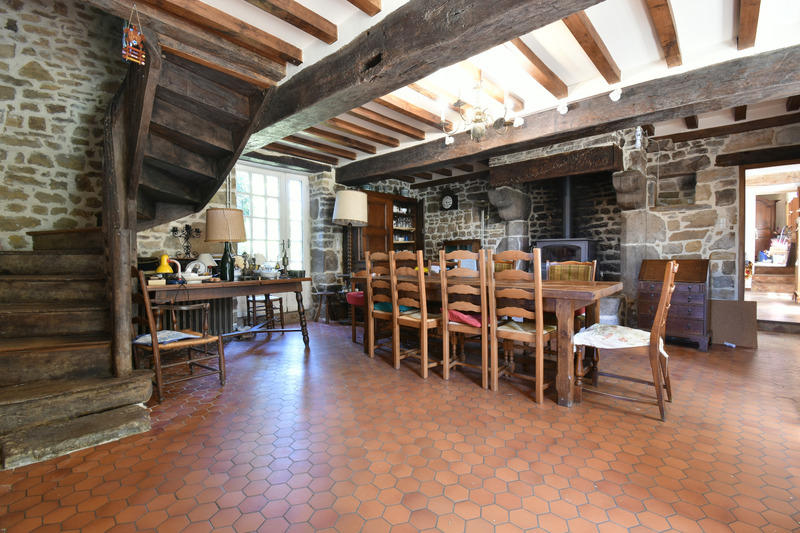 Maison - 258 m² - 10 pièces