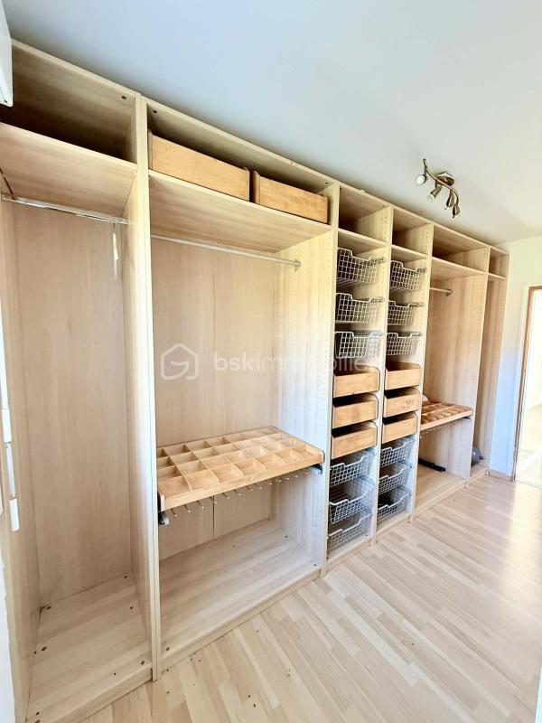 Propriété - 195 m² - 9 pièces