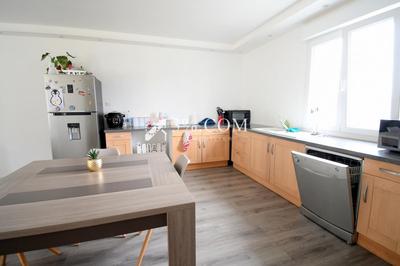 Pavillon - 94 m² - 5 pièces