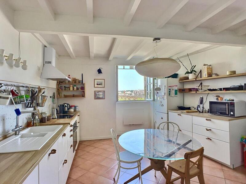 Appartement - 85 m² - 3 pièces