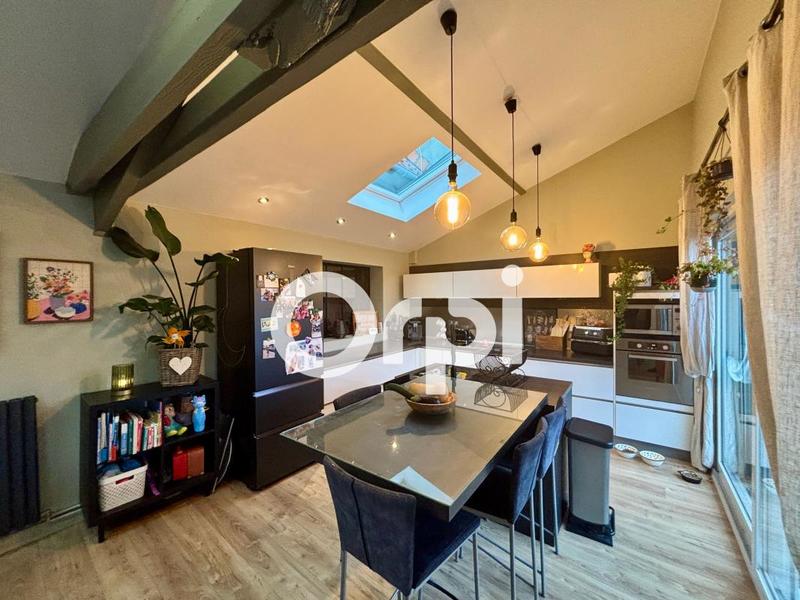 Maison - 237 m² - 5 pièces