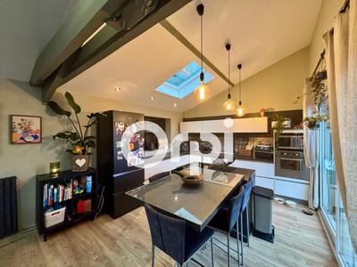 Maison - 237 m² - 5 pièces