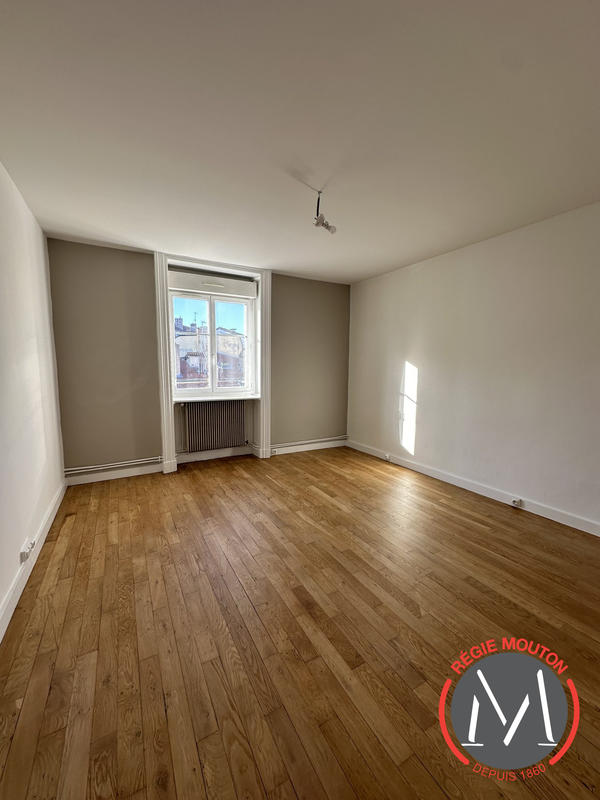 Appartement - 151 m² - 5 pièces