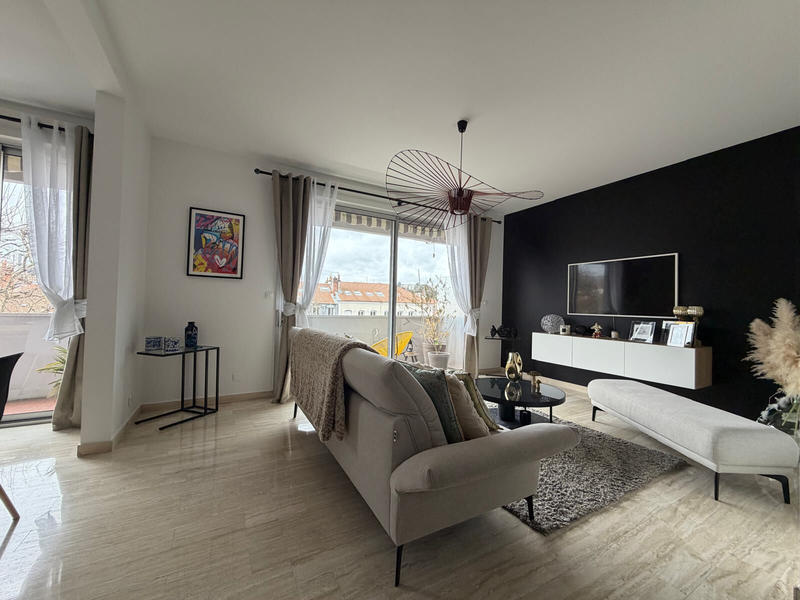 Appartement - 92 m² - 4 pièces